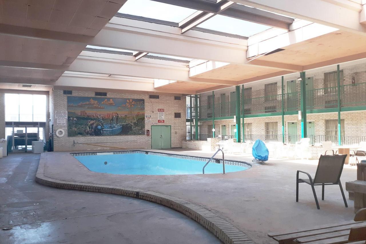 Rest Inn - Extended Stay, I-40 Airport, Wedding & Event Center 阿馬里洛 外观 照片